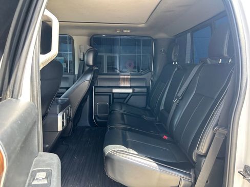 Used 2019 Ford F150 Lariat w/ Equipment Group 502A Luxury AWD/4WD image 10
