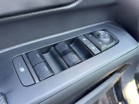 Used 2024 Toyota Tacoma TRD Off-Road image 27