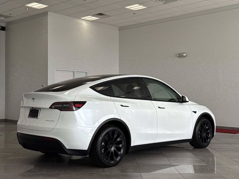 Used 2023 Tesla Model Y Long Range AWD/4WD image 21
