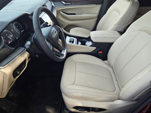 New 2025 Jeep Grand Cherokee L Limited w/ Luxury Tech Group II image 12