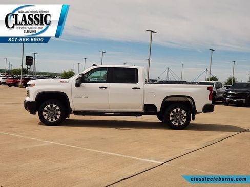 Used 2025 Chevrolet Silverado 2500 Custom w/ Custom Value Package AWD/4WD image 7