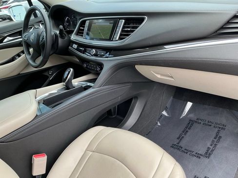 Used 2019 Buick Enclave Premium AWD/4WD image 26