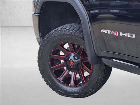 Used 2022 GMC Sierra 2500 AT4 w/ AT4 Premium Plus Package AWD/4WD image 10