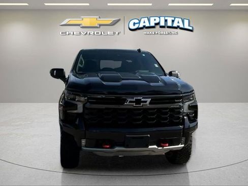 Used 2024 Chevrolet Silverado 1500 ZR2 w/ Technology Package image 2