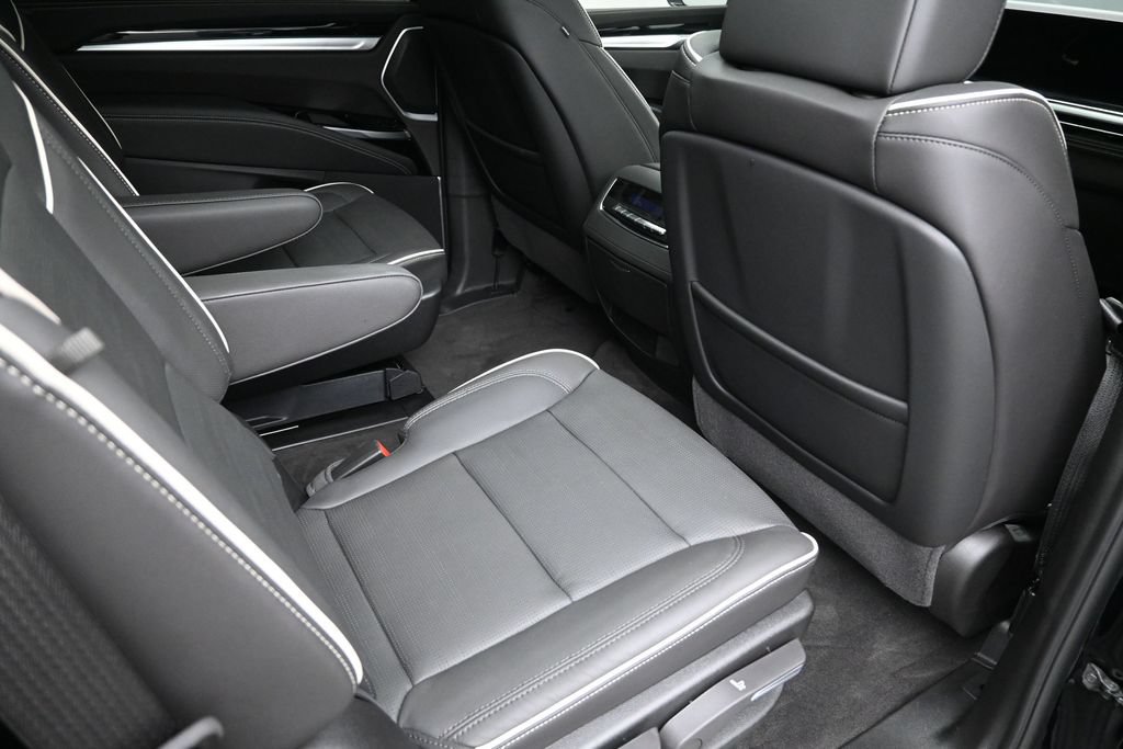 Used 2026 Cadillac Escalade Sport w/ LPO, ONYX Package AWD/4WD image 32