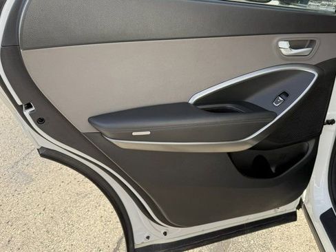 Used 2016 Hyundai Santa Fe SE image 13