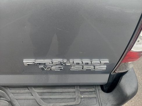 Used 2015 Toyota Tacoma PreRunner w/ SR5 Package RWD image 17