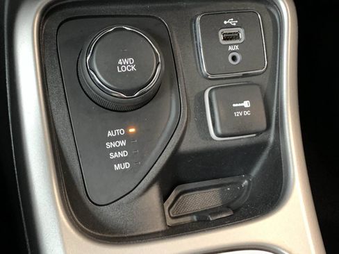 Used 2018 Jeep Compass Latitude w/ Popular Equipment Group image 25