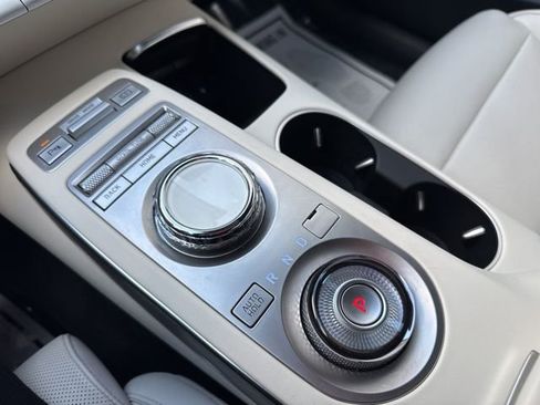 Used 2024 Genesis Electrified GV70 Advanced image 24