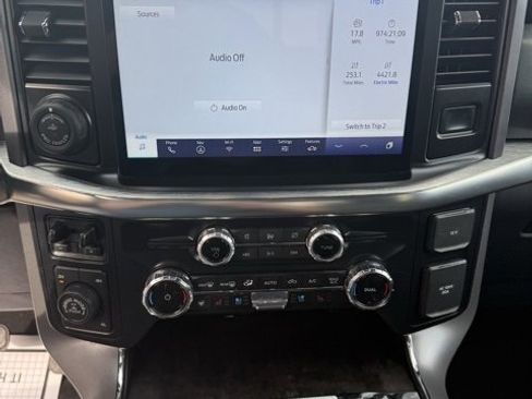 Used 2023 Ford F150 Lariat w/ Equipment Group 502A High image 18