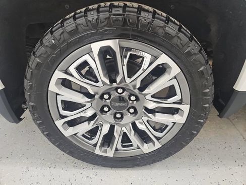 Used 2024 GMC Sierra 1500 Denali Ultimate AWD/4WD image 8