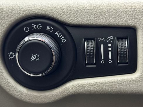 Used 2017 Chrysler Pacifica Limited w/ Advanced Safetytec Group image 22