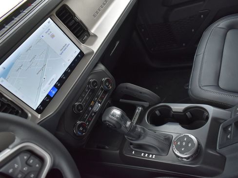New 2026 Ford Bronco Outer Banks w/ Sasquatch Package AWD/4WD image 21