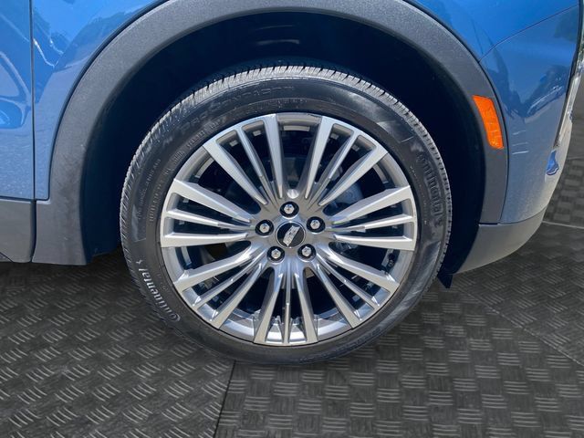 Used 2025 Cadillac XT4 Premium Luxury w/ Cold Weather Package FWD image 36