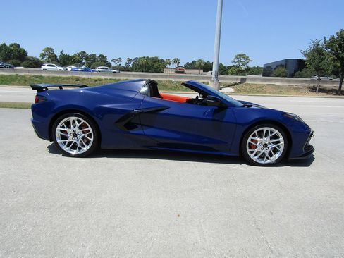 Used 2026 Chevrolet Corvette Stingray Premium Conv w/ Z51 Performance Package RWD image 4