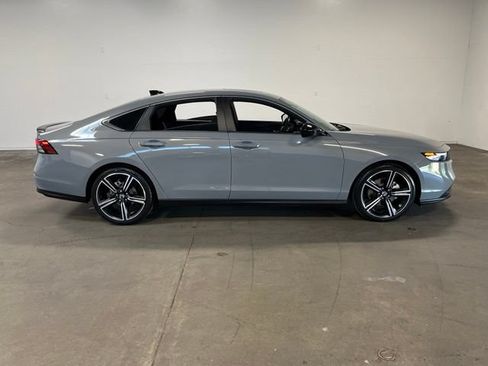 Used 2024 Honda Accord Sport image 2