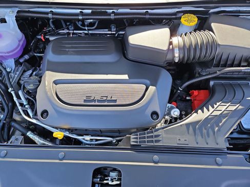 New 2026 Chrysler Pacifica Pinnacle image 14