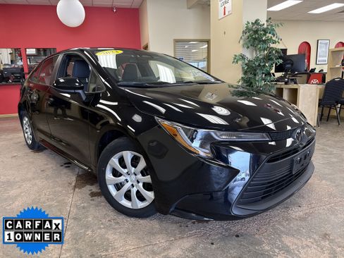 Used 2023 Toyota Corolla LE FWD image 1
