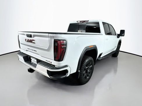 Used 2024 GMC Sierra 2500 AT4 w/ AT4 Premium Plus Package AWD/4WD image 5