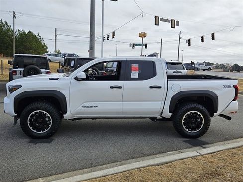 New 2025 Toyota Tacoma TRD Off-Road image 4