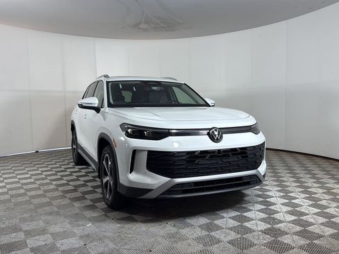 New 2026 Volkswagen Tiguan SE AWD/4WD image 1