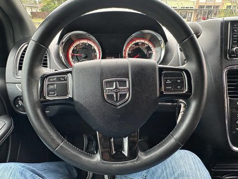 Used 2017 Dodge Grand Caravan SE image 21