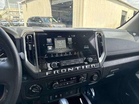 Used 2025 Nissan Frontier SL AWD/4WD image 21