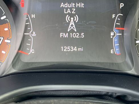 Used 2025 Jeep Compass Limited image 36