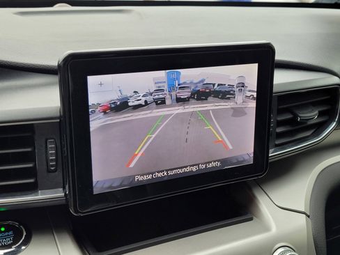 Used 2021 Ford Explorer XLT image 24