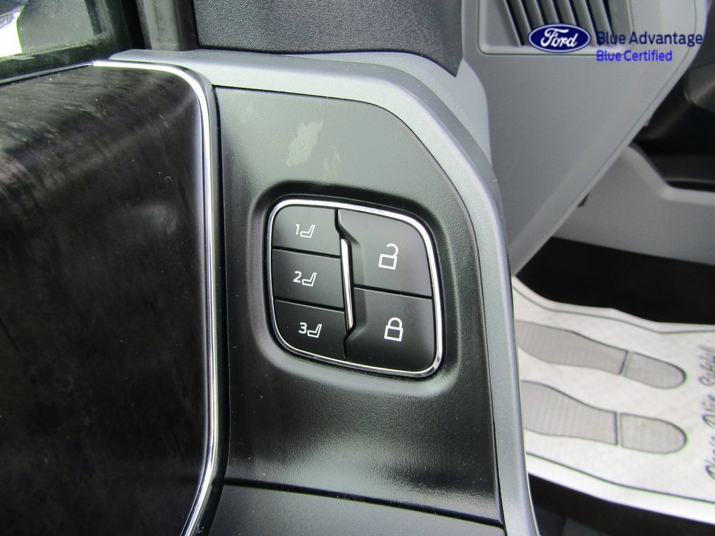 Used 2022 Ford F150 Lariat w/ Equipment Group 502A High AWD/4WD image 26