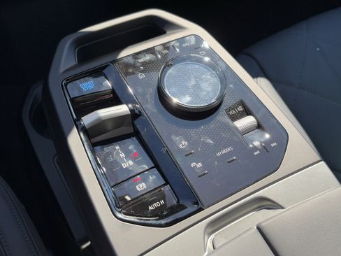 Used 2026 BMW iX xDrive45 image 29