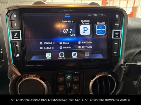 Used 2017 Jeep Wrangler Unlimited Rubicon AWD/4WD image 18