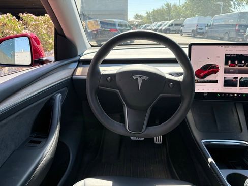 Used 2023 Tesla Model Y Performance AWD/4WD image 6