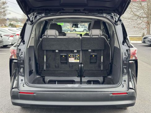 Used 2024 Toyota Sienna LE image 15