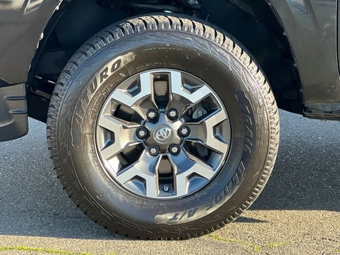 Used 2019 Toyota Tacoma SR image 28
