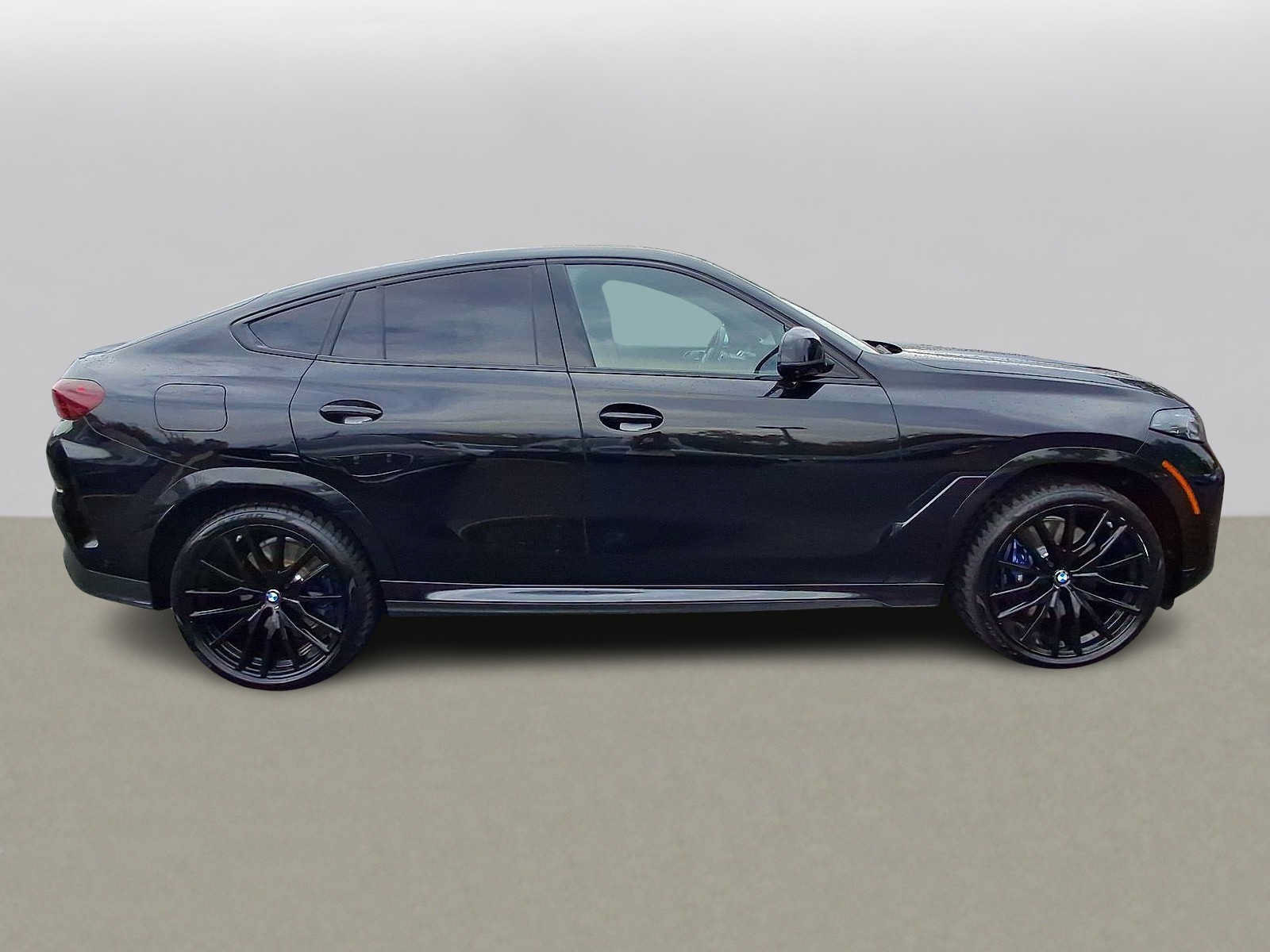 Used 2025 BMW X6 M60i AWD/4WD image 32