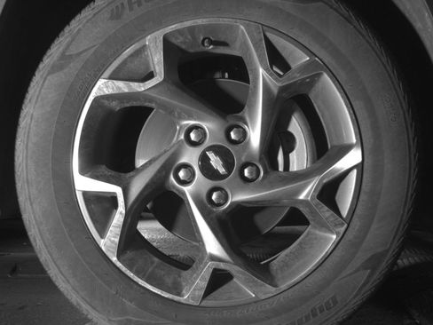 Used 2025 Chevrolet Trax LT FWD image 16
