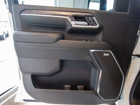 Used 2024 Chevrolet Silverado 2500 LTZ w/ LTZ Plus Package image 8