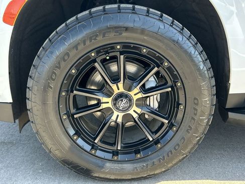 Used 2022 GMC Yukon XL SLT w/ SLT Luxury Package image 33