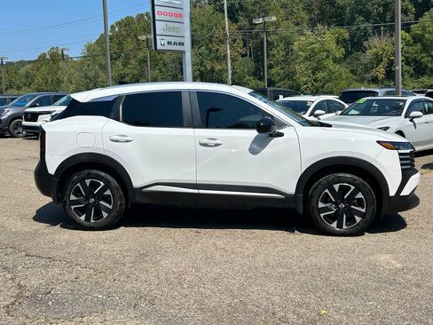 Used 2026 Nissan Kicks SV w/ SV Premium Package AWD/4WD image 3