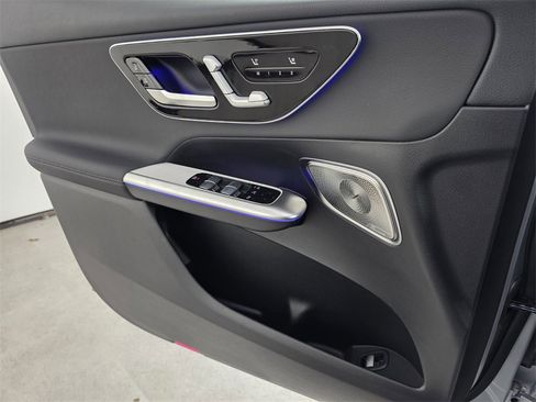 New 2026 Mercedes-Benz GLC 300 image 18