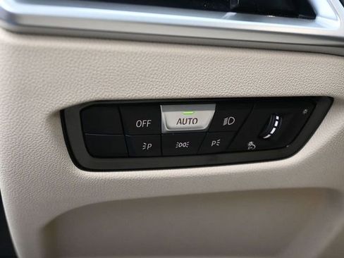 New 2026 BMW 330i Sedan w/ M Sport Package image 18