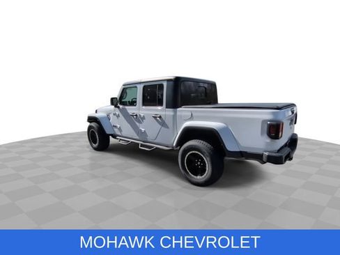 Used 2022 Jeep Gladiator Sport image 6