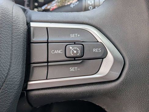 Used 2024 Jeep Compass Latitude image 26