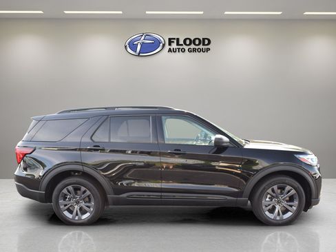 Used 2026 Ford Explorer Active w/ Active Comfort Package AWD/4WD image 3