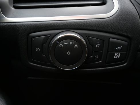 Used 2022 Ford Edge Titanium image 25