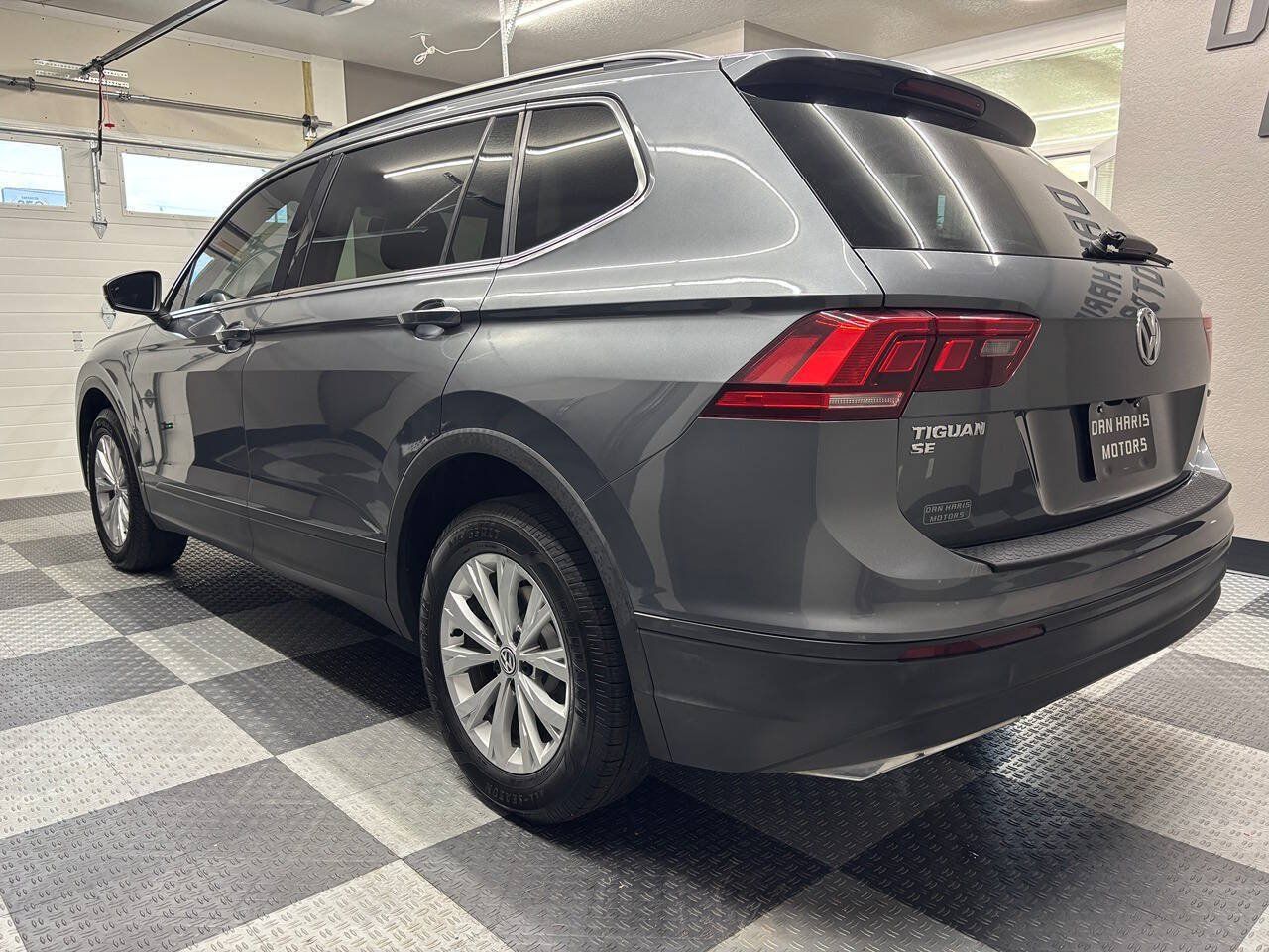 Used 2019 Volkswagen Tiguan SE w/ 3rd Row Seat Package AWD/4WD image 10