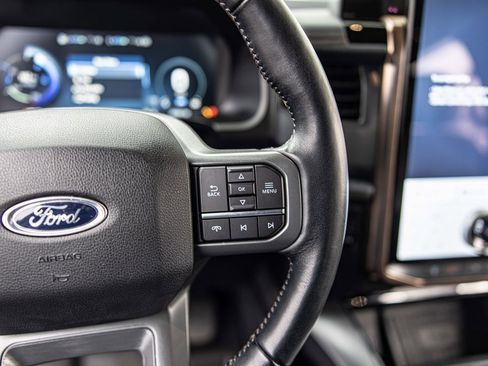 Used 2022 Ford F150 Lightning Lariat image 24