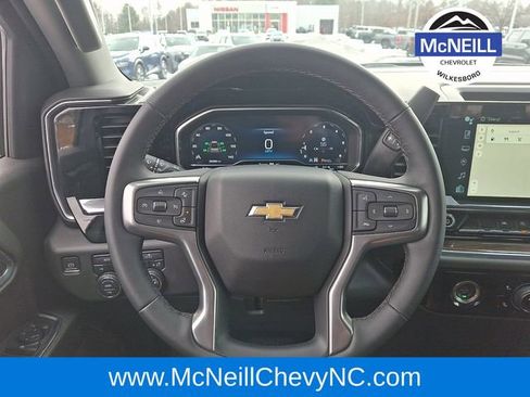 Used 2024 Chevrolet Silverado 1500 LT image 24