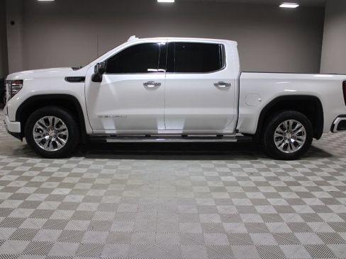 Used 2025 GMC Sierra 1500 Denali AWD/4WD image 9